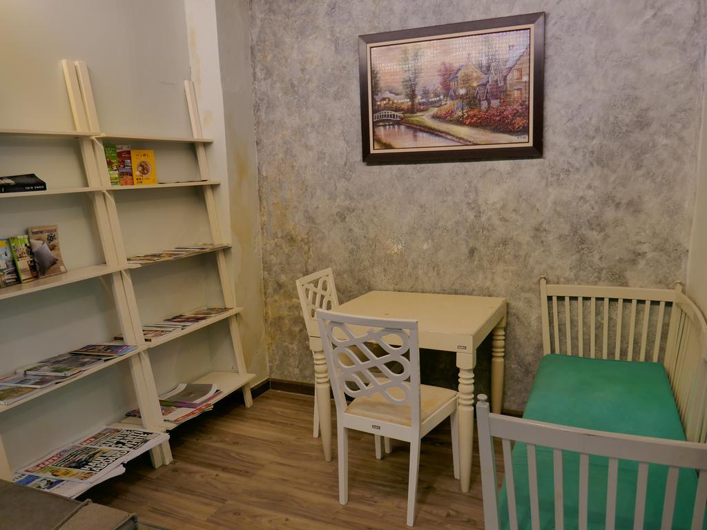 First 1 Boutique Hostel At Sukhumvit 1 Bangkok Eksteriør bilde